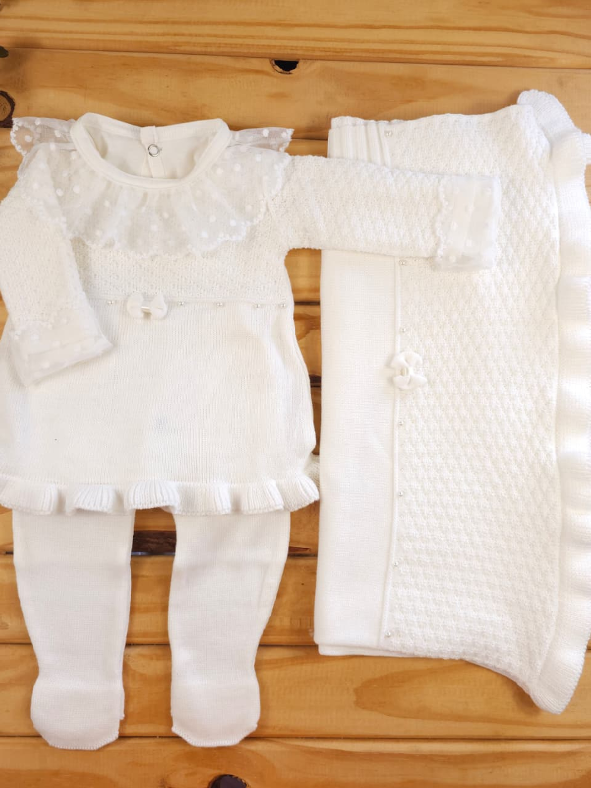 Kit Saída Maternidade Menina Tricô e Renda Off-White com Manta