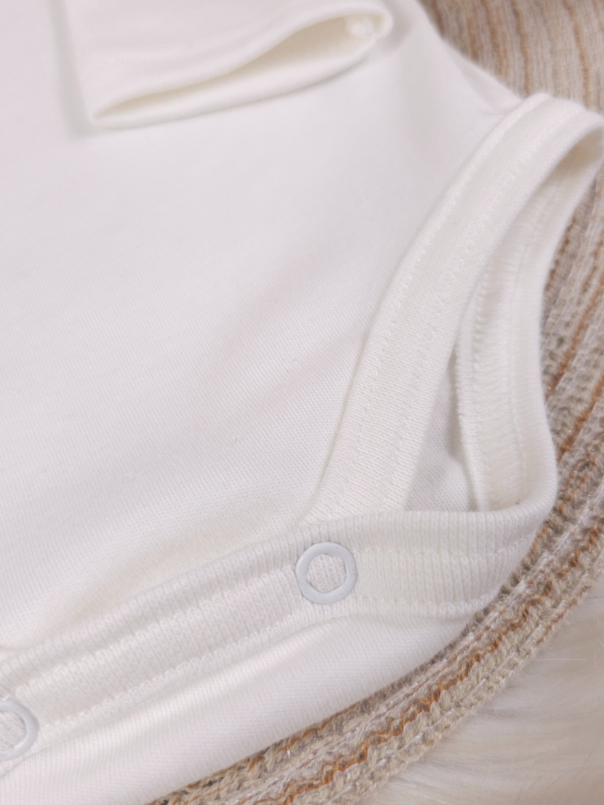 Body Bebê Menina Algodão – Gola Bordada Rococó – Maternidade