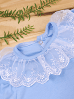 Body Infantil para Bebê Menina Azul com Gola Rendada Algodão Premium