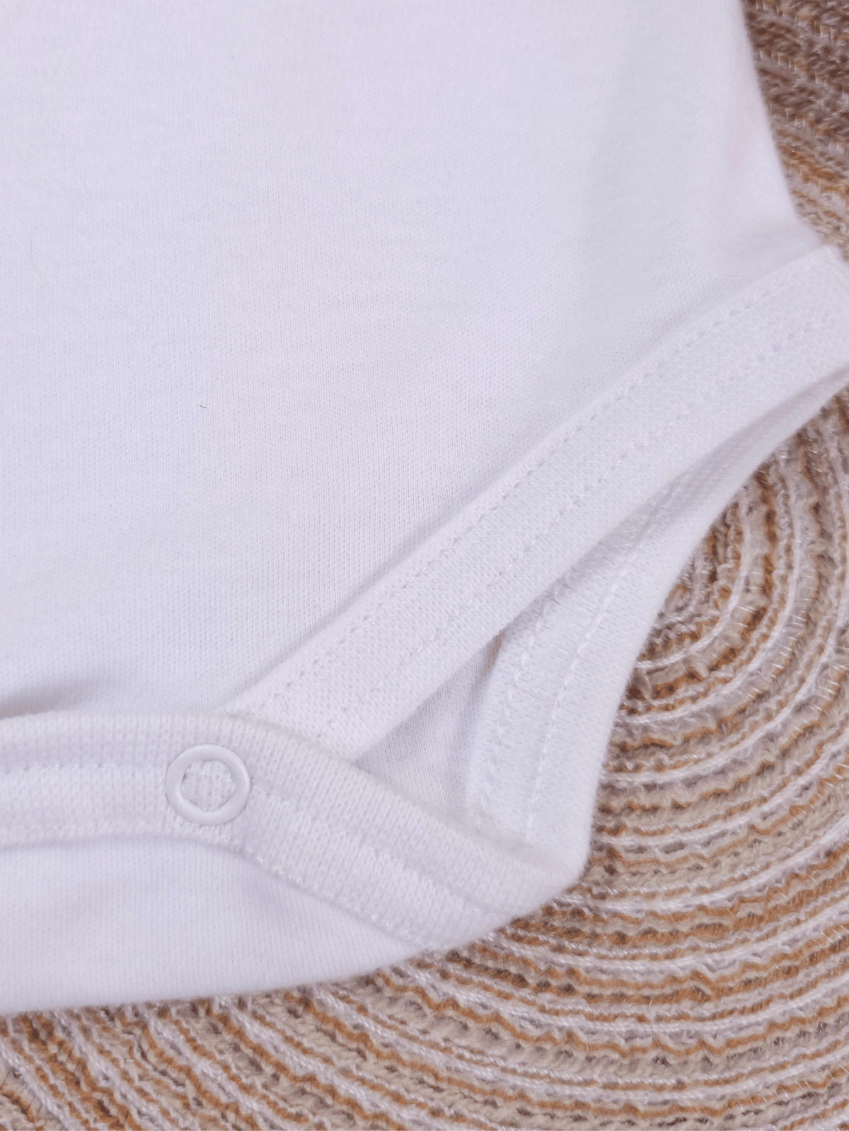 Body Bebê Menina Branco com Gola Cereja Delicado Manga Longa 100% Algodão