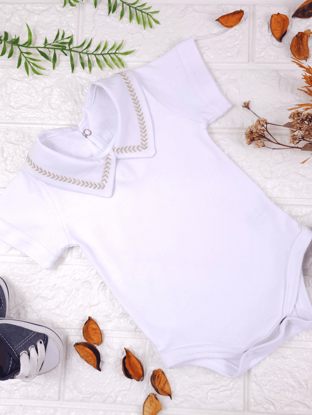Body Bebê Menino Branco com Gola Polo Trigal Cappuccino Manga Curta 100% Algodão