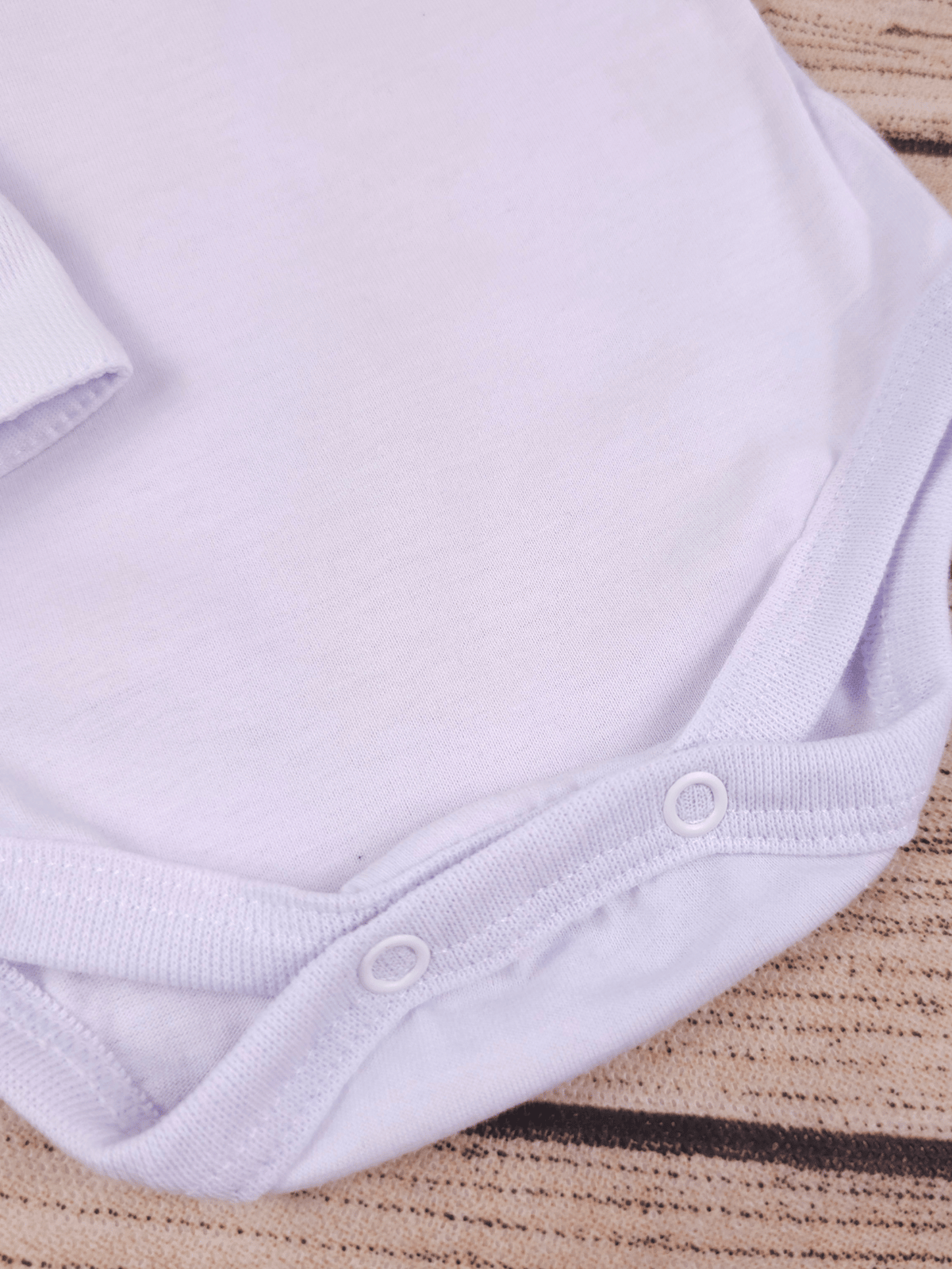 Body Bebê Menino Branco com Gola Polo Vivo Chumbo Manga Longa 100% Algodão