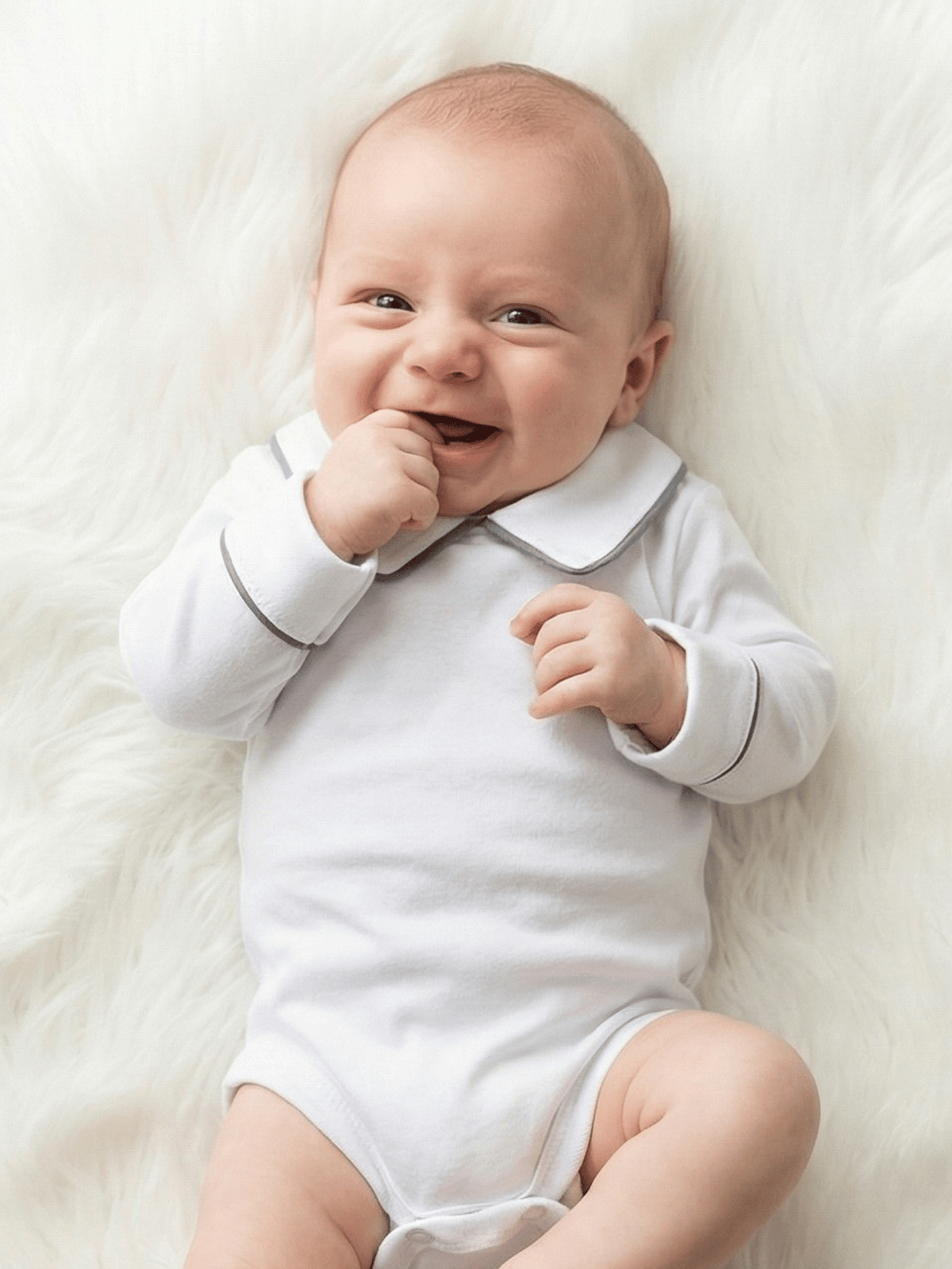 Body Bebê Menino Branco com Gola Polo Vivo Chumbo Manga Longa 100% Algodão