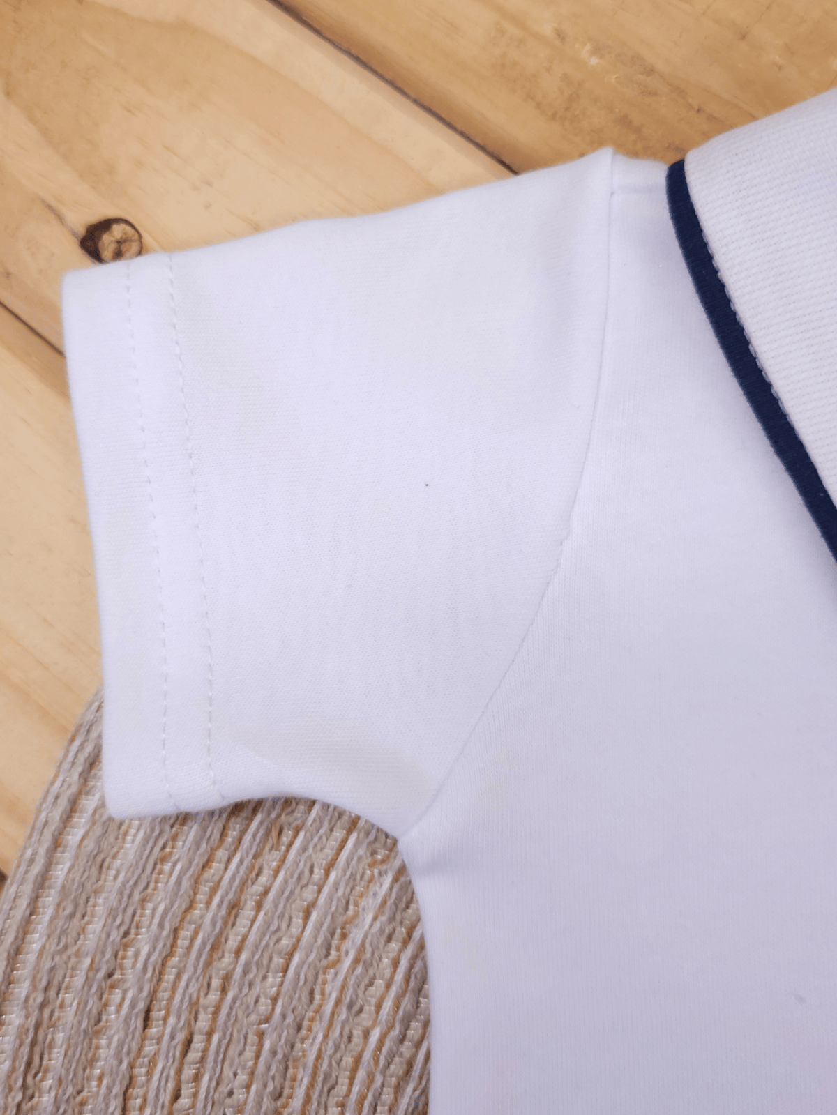 Body Bebê Menino Branco com Gola Polo Vivo Marinho Manga Curta 100% Algodão