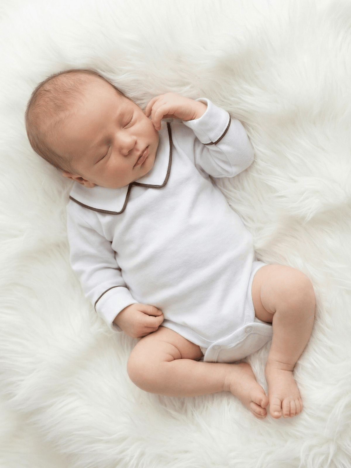 Body Bebê Menino Branco com Gola Polo Vivo Café Manga Longa 100% Algodão