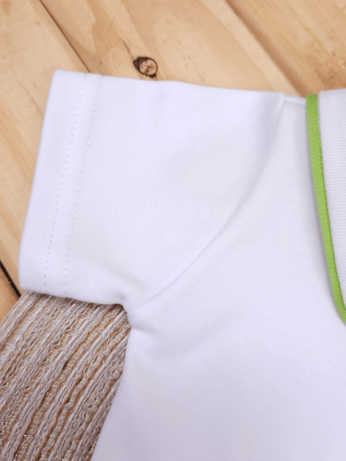 Body Bebê Menino Branco com Gola Polo Vivo Verde Manga Curta 100% Algodão