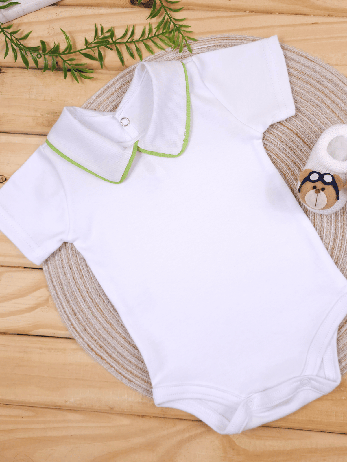 Body Bebê Menino Branco com Gola Polo Vivo Verde Manga Curta 100% Algodão