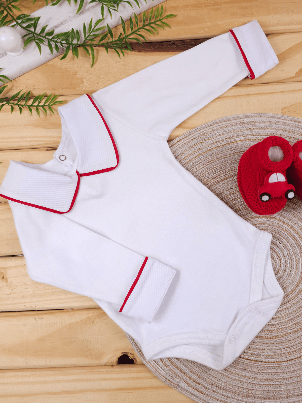 Body Bebê Menino Branco com Gola Polo Vivo Vermelho Manga Longa 100% Algodão