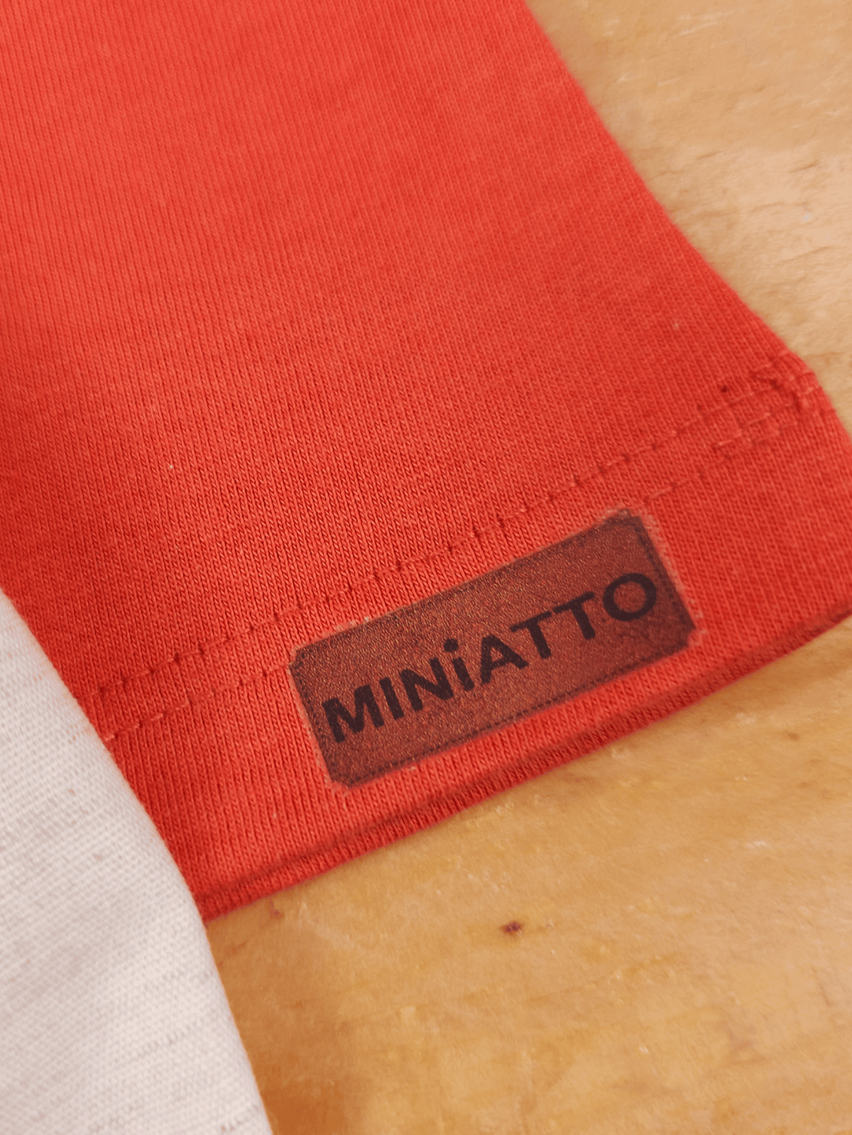 Conjunto Bebê Menino Verão Camiseta Algodão 100% + Short Linho Laranja Ferrugem/Off-White (0-4)