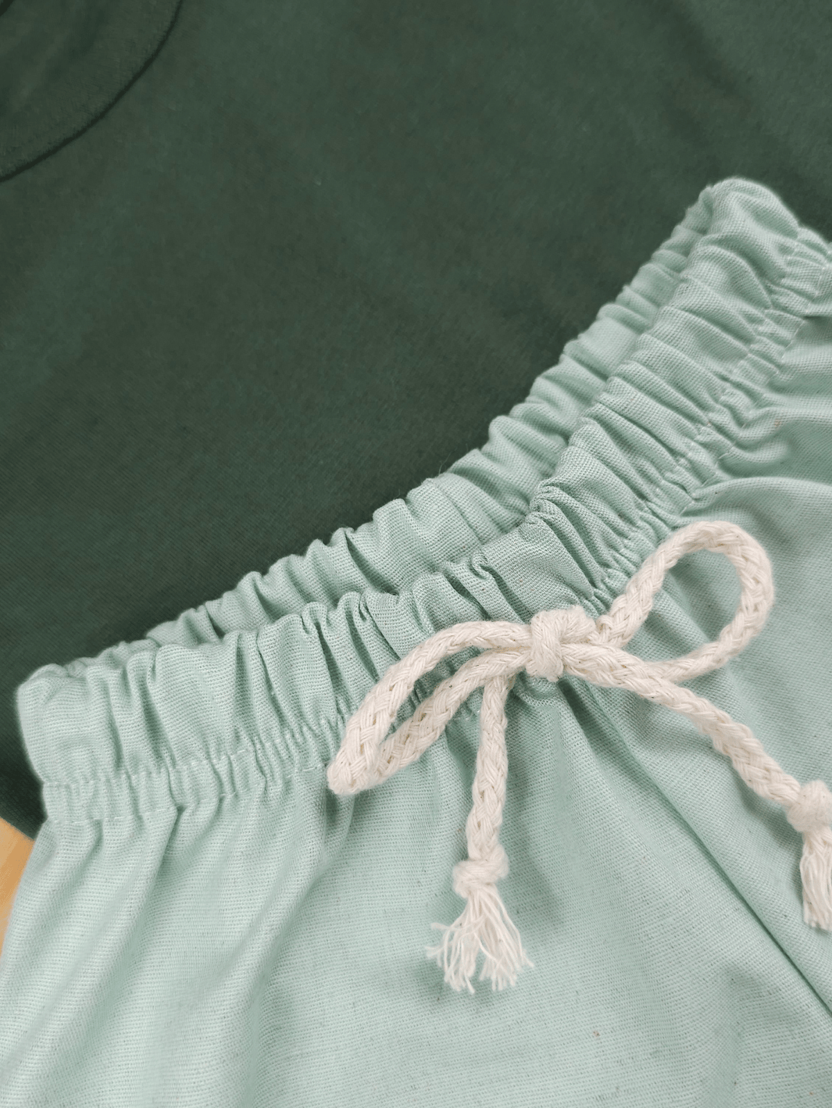 Conjunto Bebê Menino Verão Camiseta Algodão 100% + Short Linho Verde Militar/Verde (0-4) (Cópia)