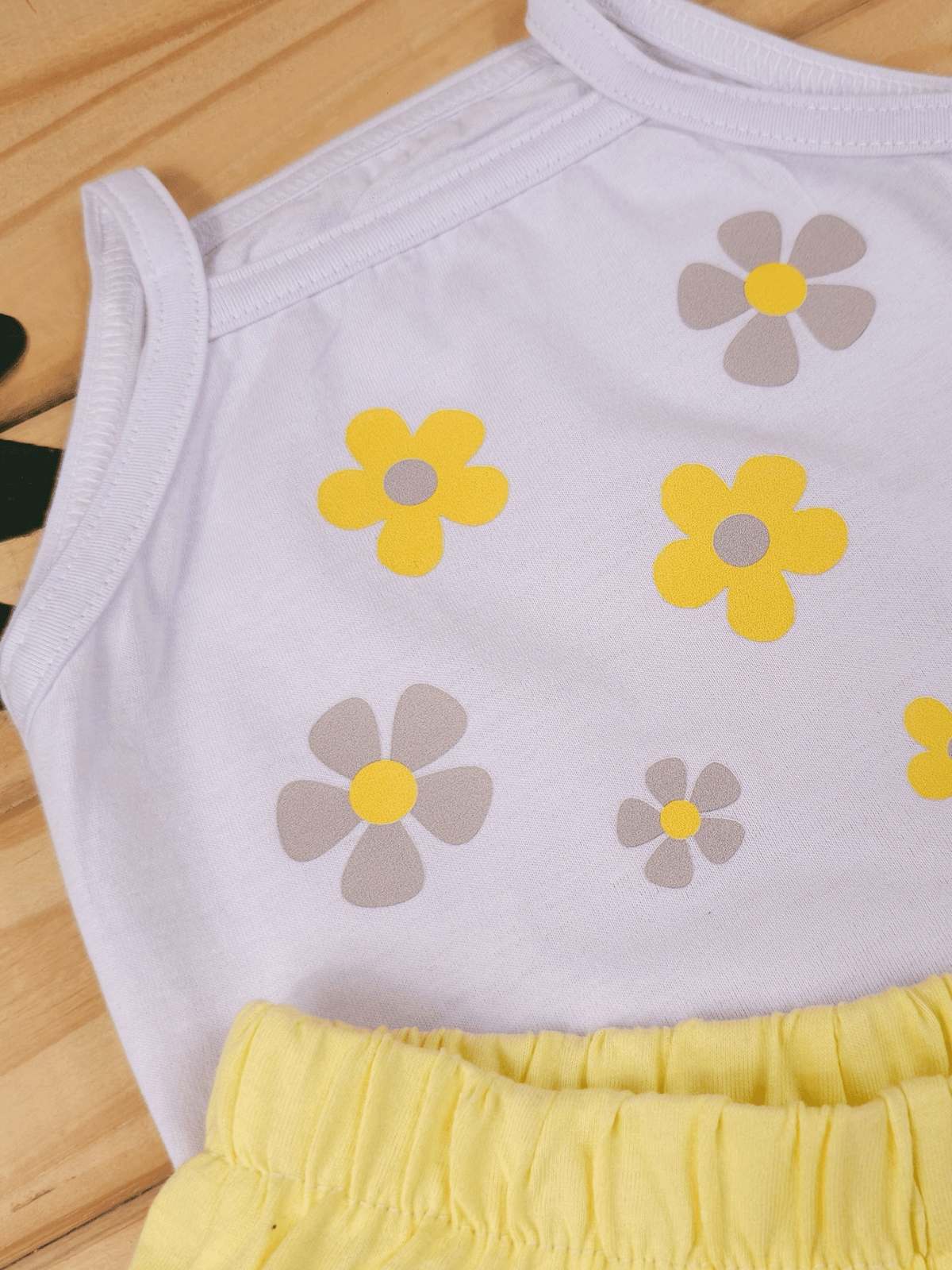 Conjunto Bebê Menina Mêsversário Body Floral e Short Babadinho Amarelo