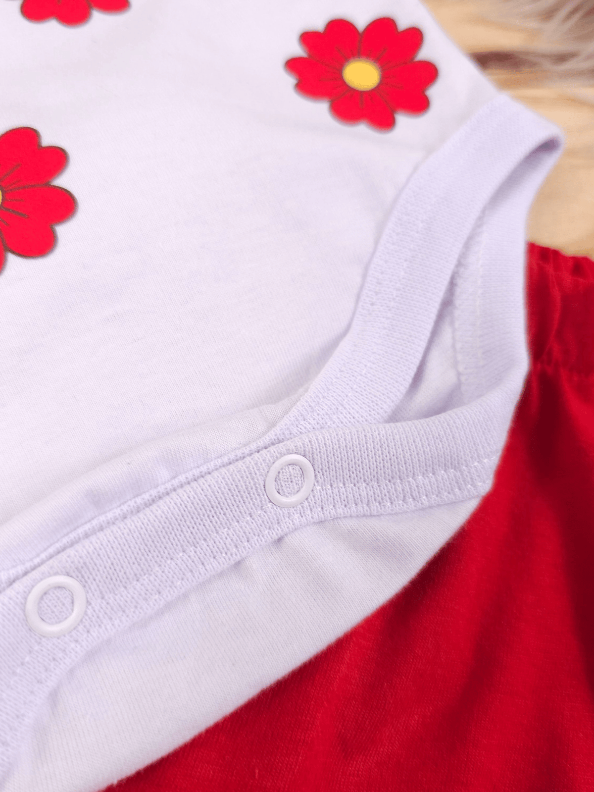Conjunto Infantil Bebê Menina Floral com Short Babadinho Vermelho