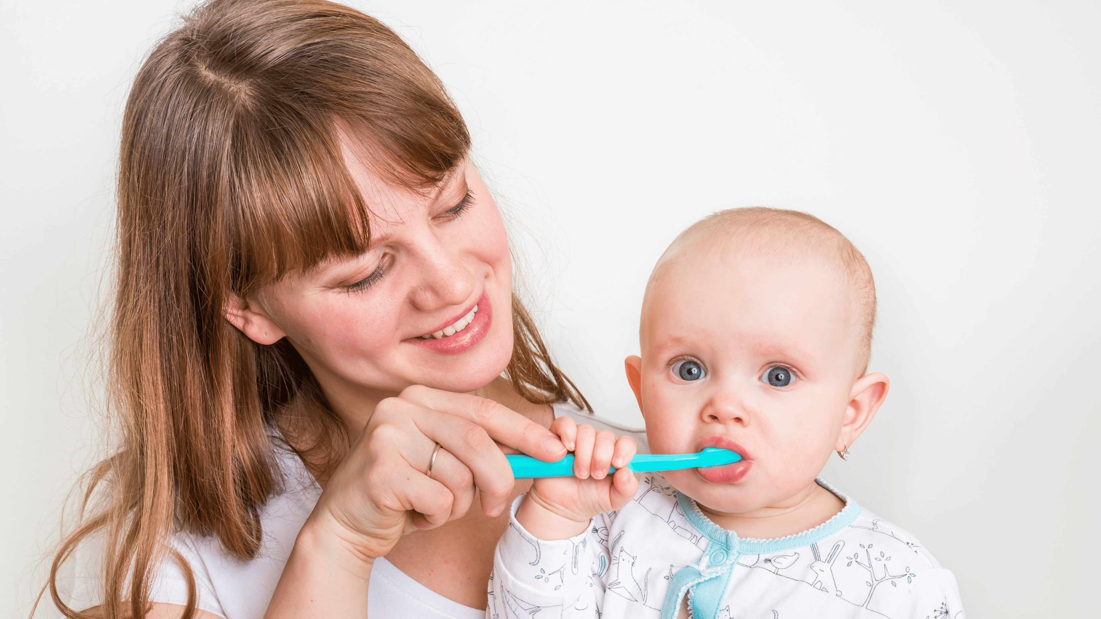 A Primeira Escovinha: Quando Começar a Cuidar dos Dentes do Bebê