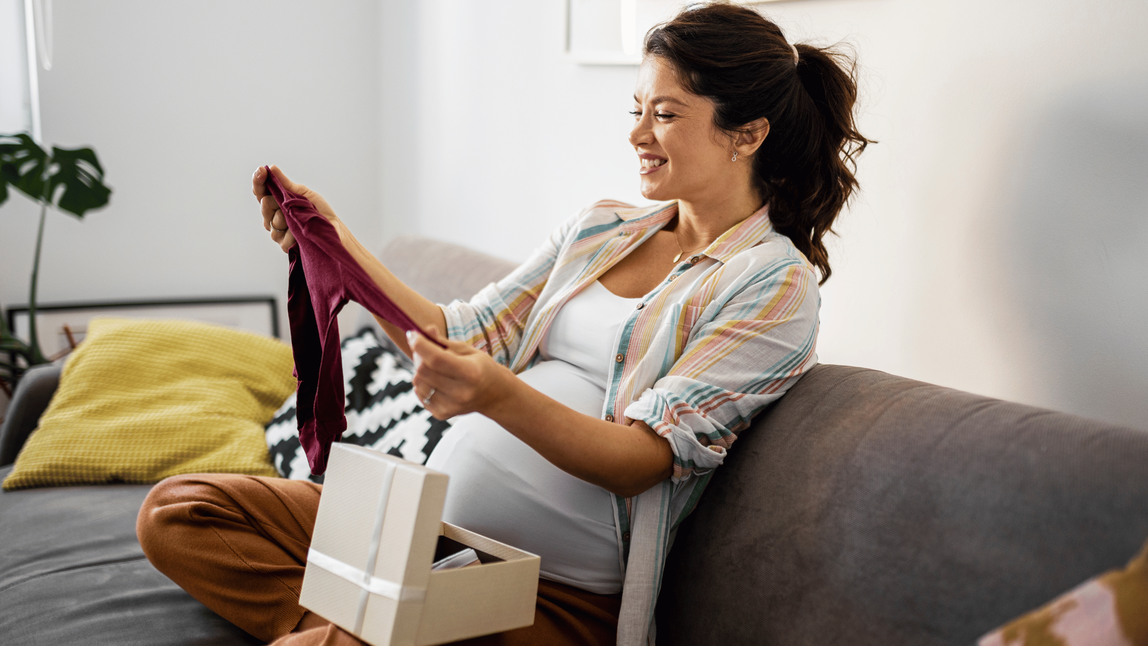 Golas Bordadas, Rendas e Vivos: Detalhes que Transformam a Roupa Infantil