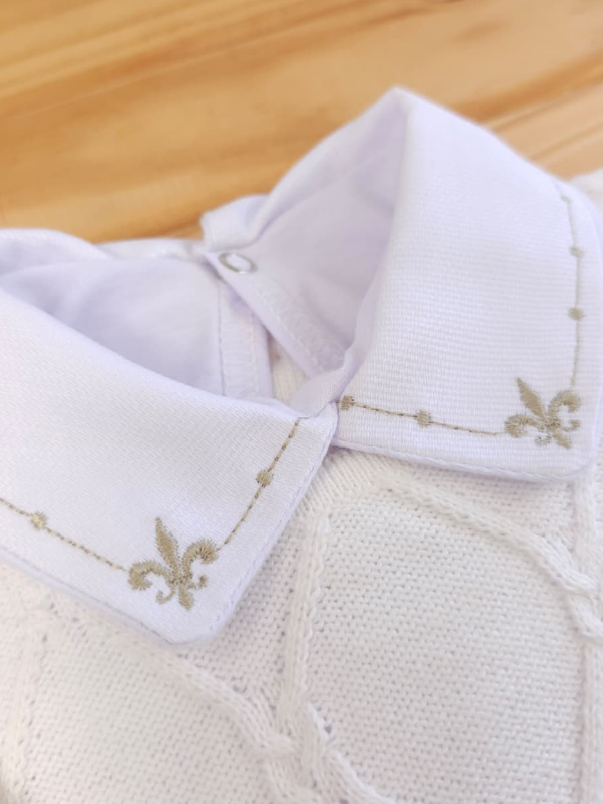 Kit Saída Maternidade Bebê Menino Tricô Off-White Flor-de-lis