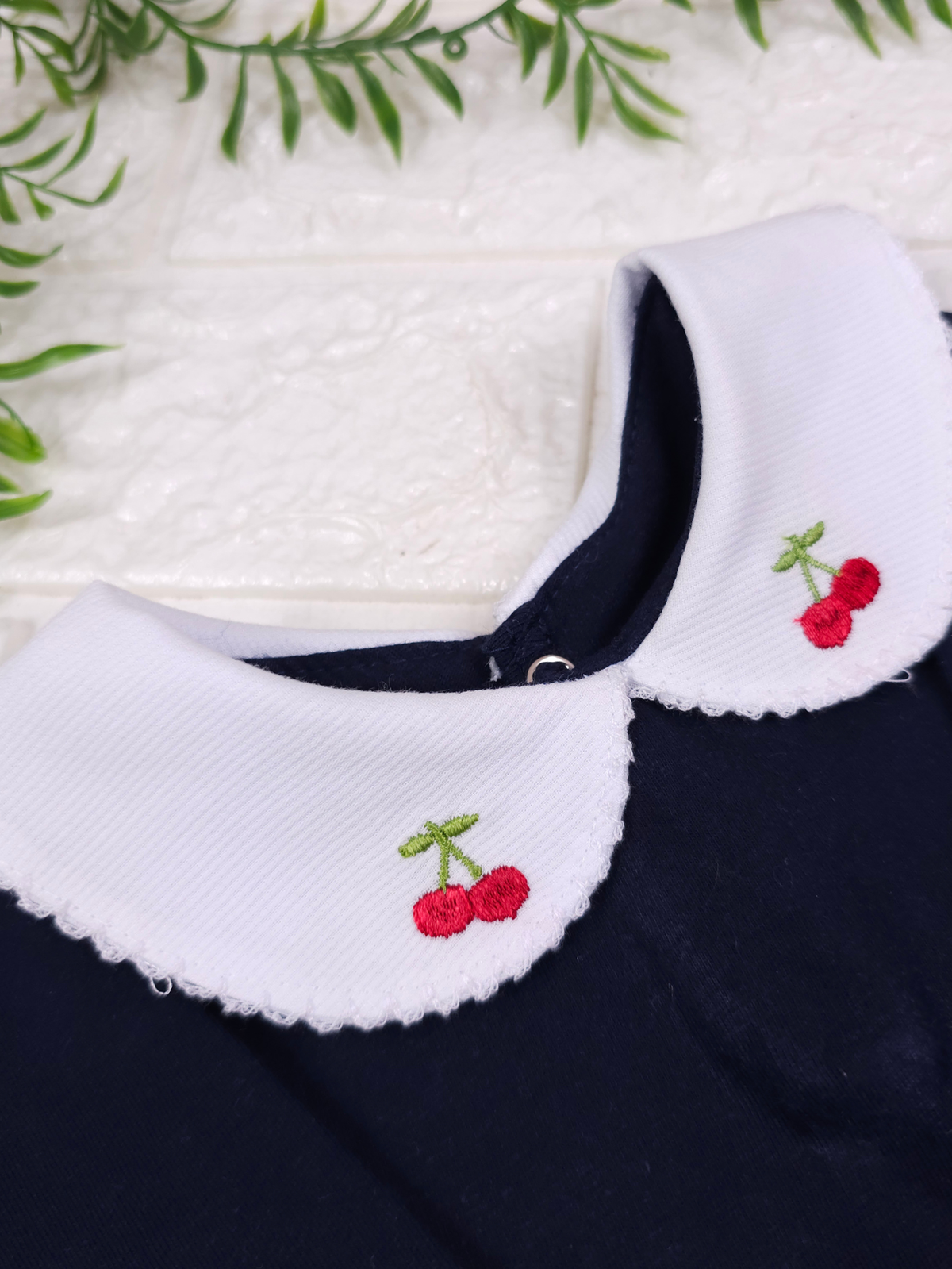 Body Bebê Menina Marinho com Gola Cereja Delicado Manga Longa 100% Algodão