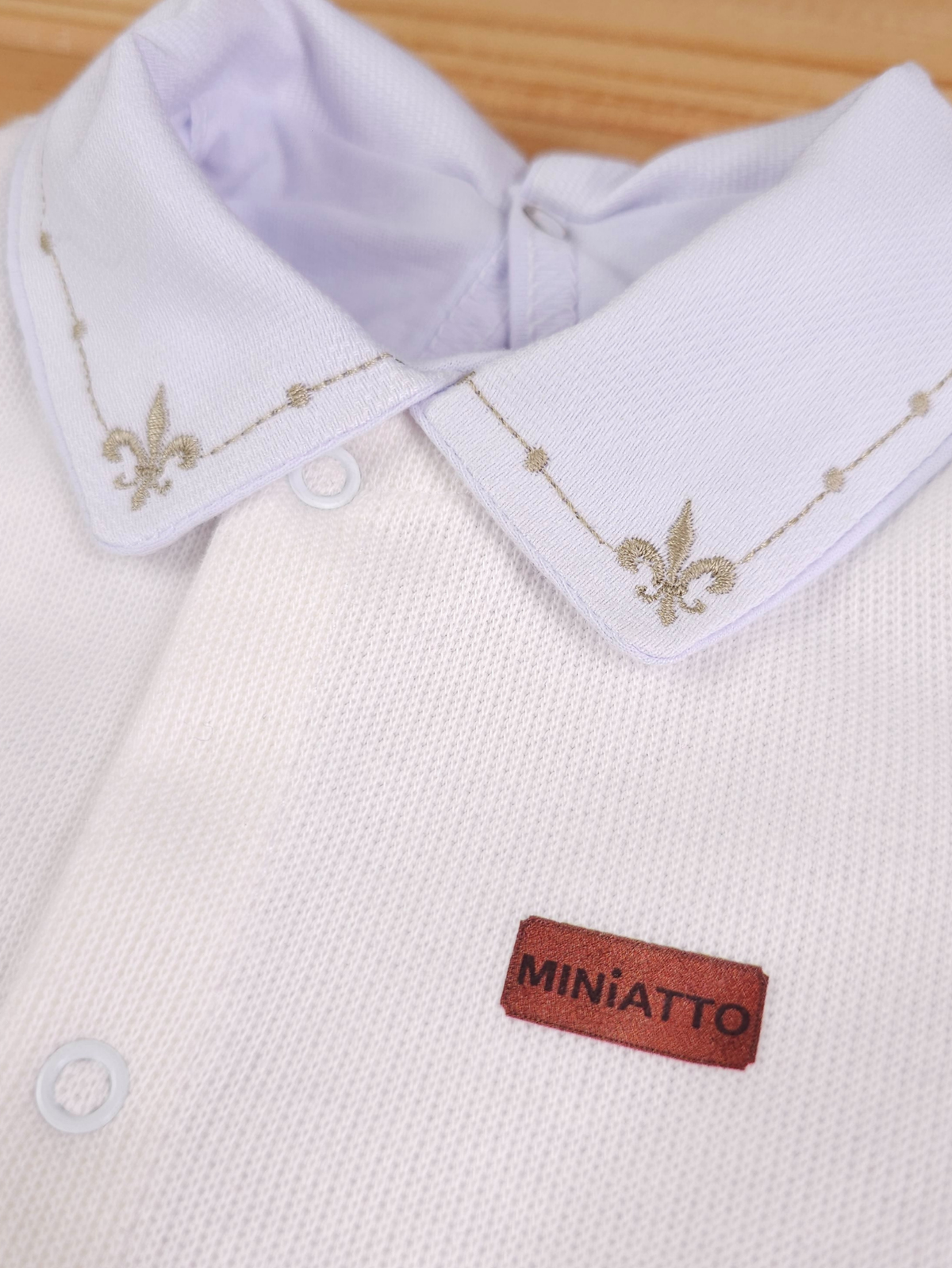 Kit Saída de Maternidade Macacão Tricotil + Body Gola e Punho Bordado