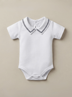 Body Bebê Menino Branco com Gola Polo Trigal Marinho Manga Curta 100% Algodão