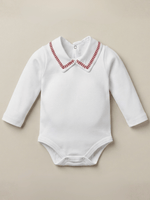 Body Bebê Menino Branco com Gola Polo Trigal Vermelho Manga Longa 100% Algodão