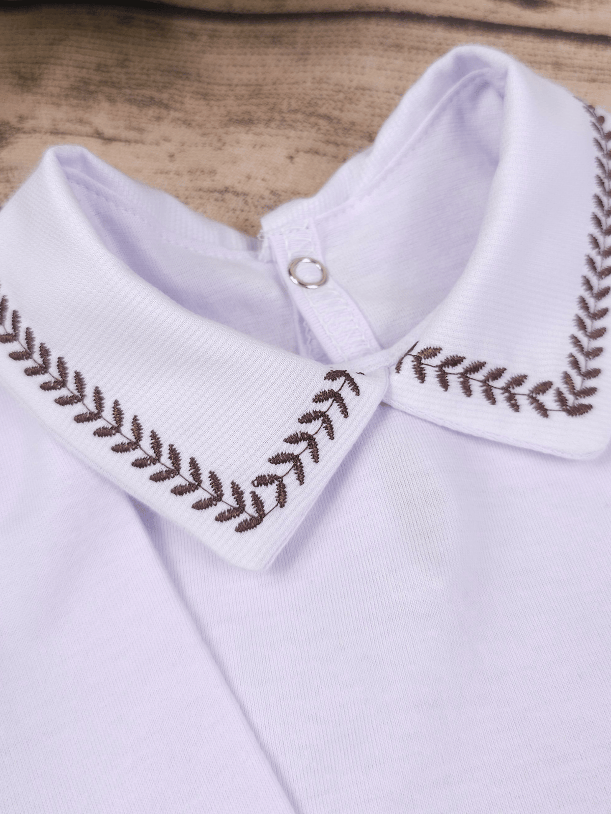 Body Bebê Menino Branco com Gola Polo Trigal Café Manga Longa 100% Algodão