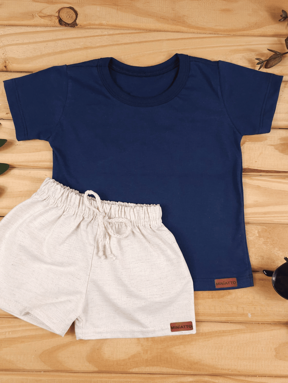 Conjunto Bebê Menino Verão Camiseta Algodão 100% + Short Linho Azul Marinho/Off-White (0-4)