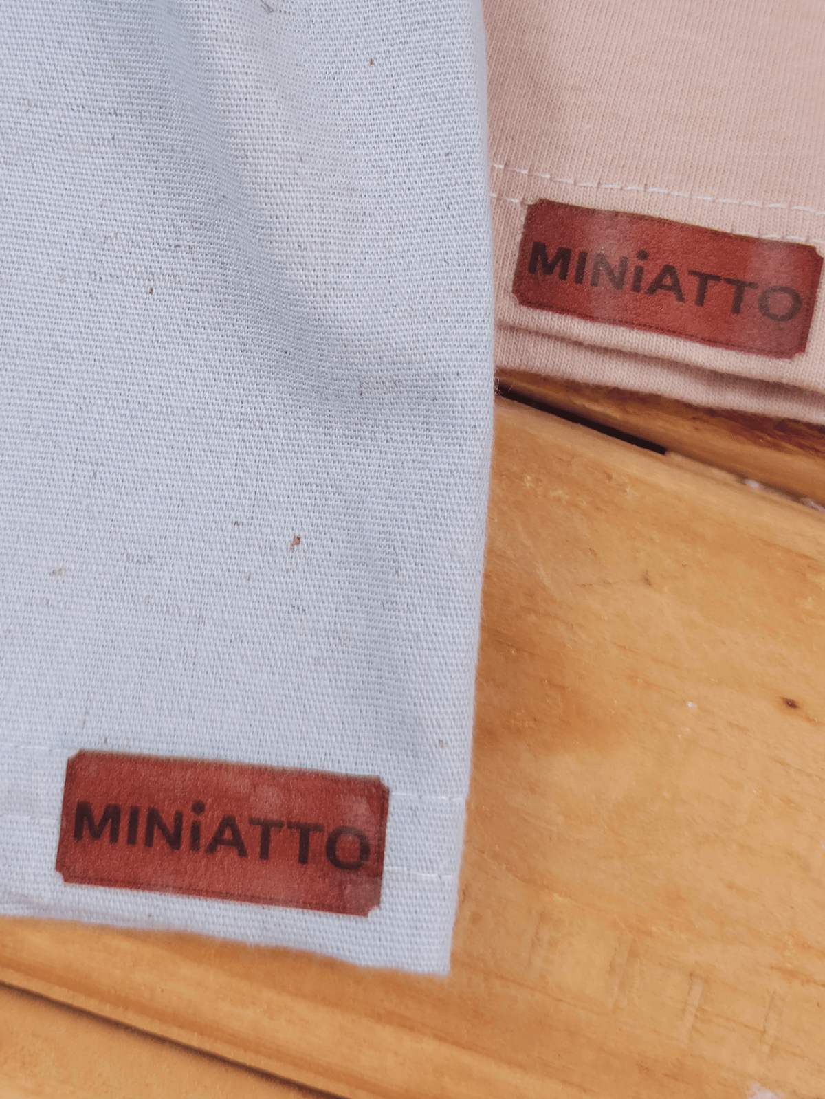 Conjunto Bebê Menino Verão Camiseta Bege e Short Azul