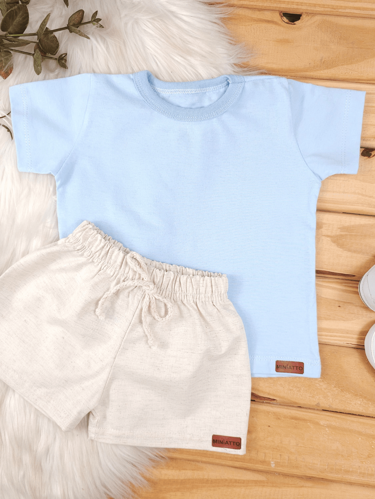 Conjunto Bebê Menino Verão Camiseta Azul Bebê Short Off-White
