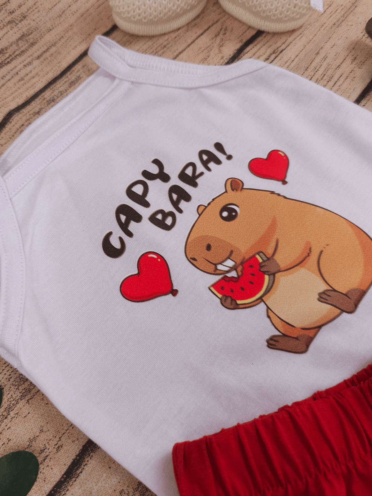 Conjunto Bebê Menina Mêsversário Body Capivara Fofa e Short Babadinho Vermelho