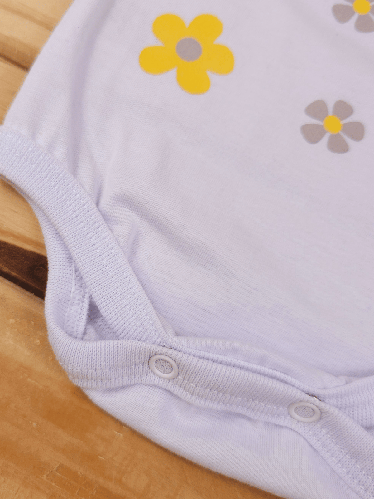 Conjunto Bebê Menina Mêsversário Body Floral e Short Babadinho Amarelo