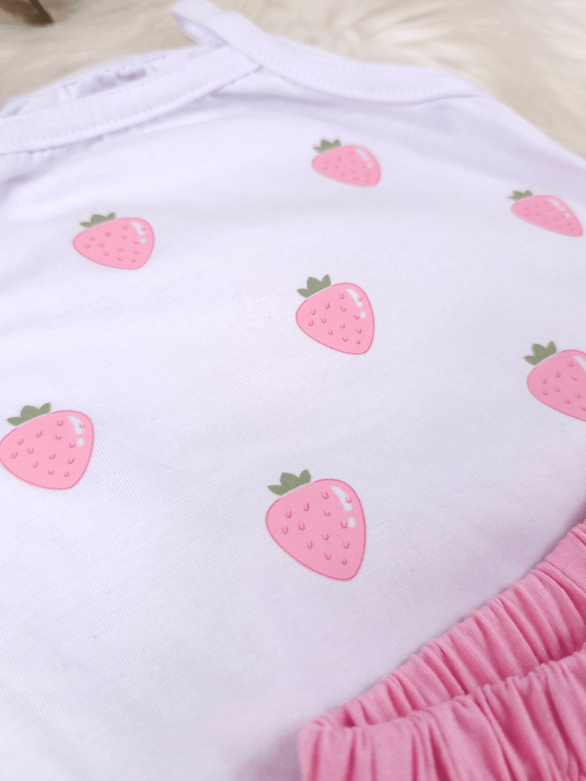 Conjunto Bebê Menina Mêsversário Body de Alcinha Moranguinho e Short Babadinho Rosa