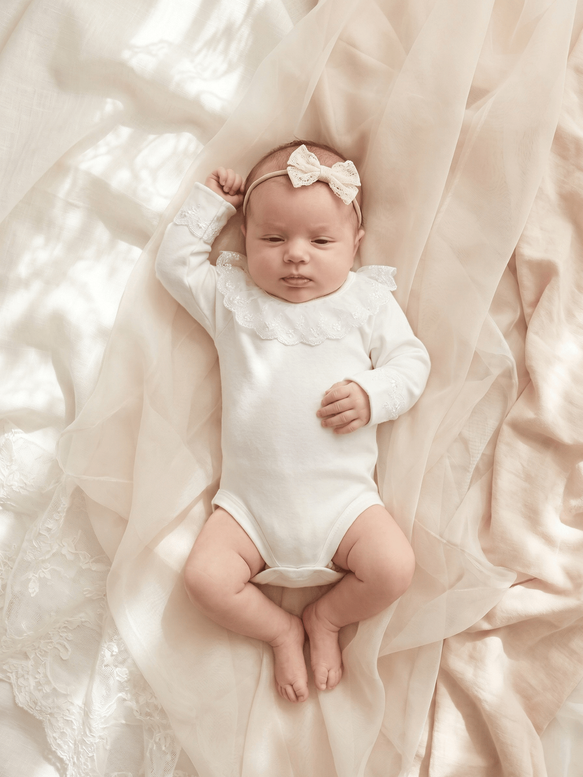 Body Infantil Menina Off-White Gola Rendada 100 Algodão Manga Longa RN ao G